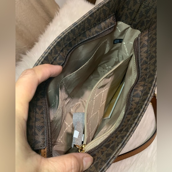 Michael Kors EW Messenger Crossbody Bag - Picture 6 of 7